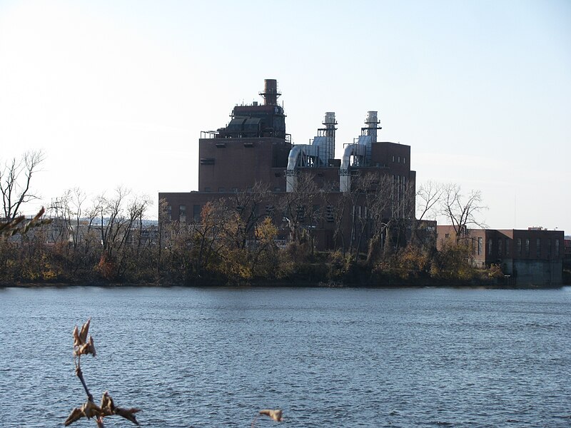 File:West Springfield Power Plant, West Springfield MA.jpg